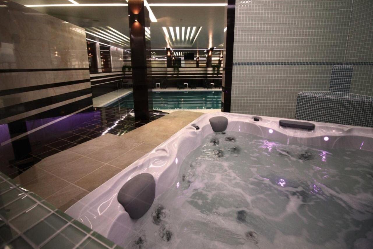 Hotel International Prishtina & Spa Приштина Экстерьер фото