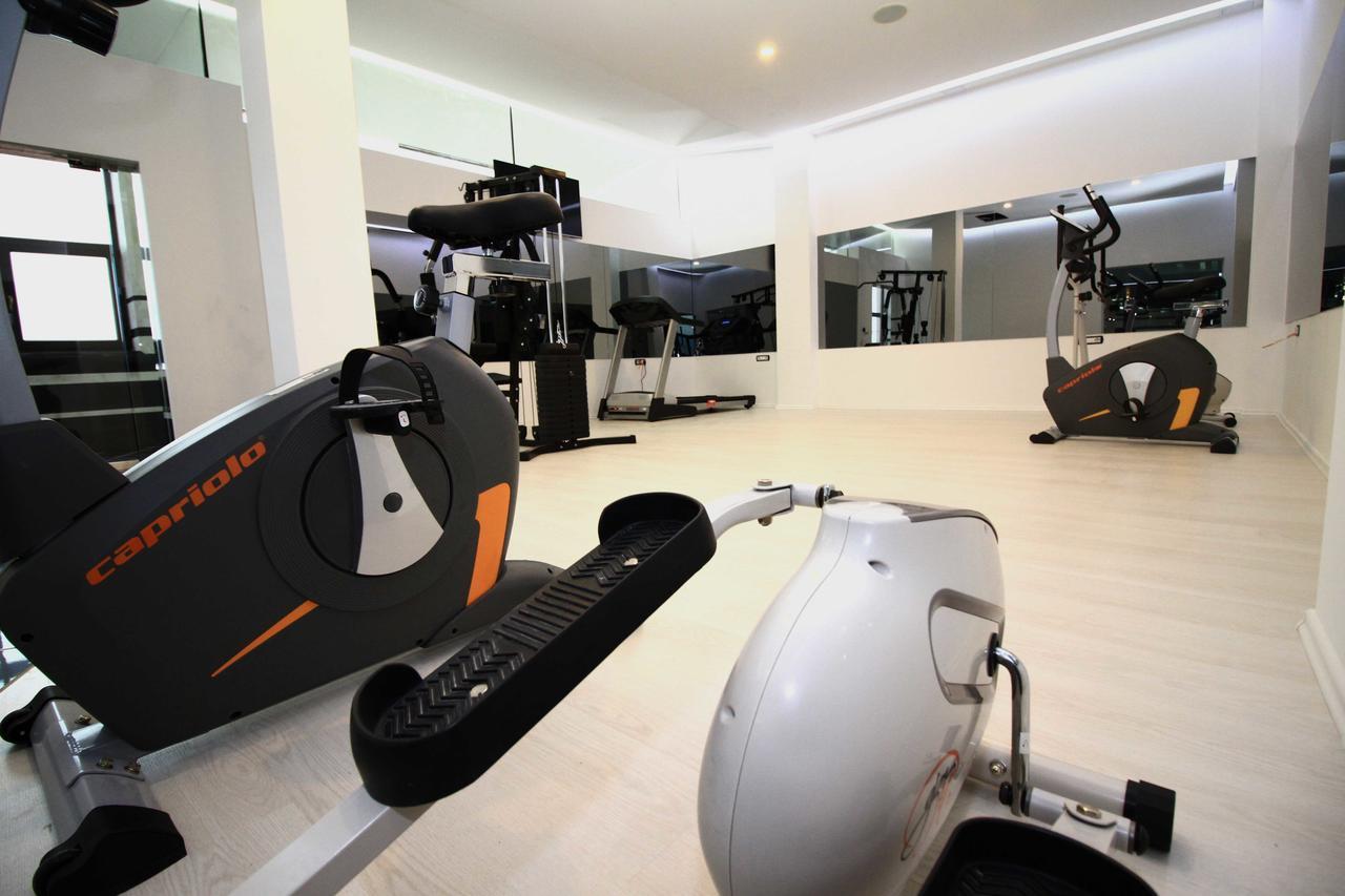 Hotel International Prishtina & Spa Приштина Экстерьер фото