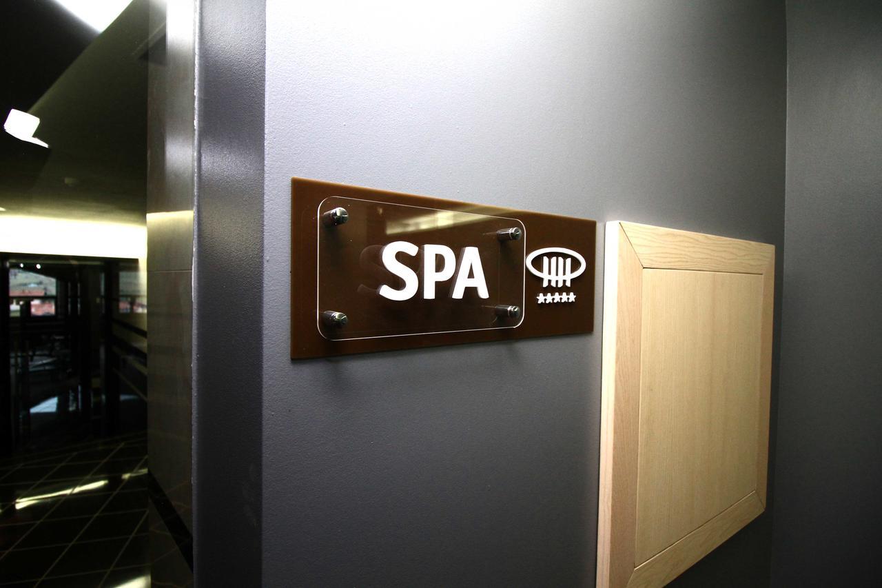 Hotel International Prishtina & Spa Приштина Экстерьер фото