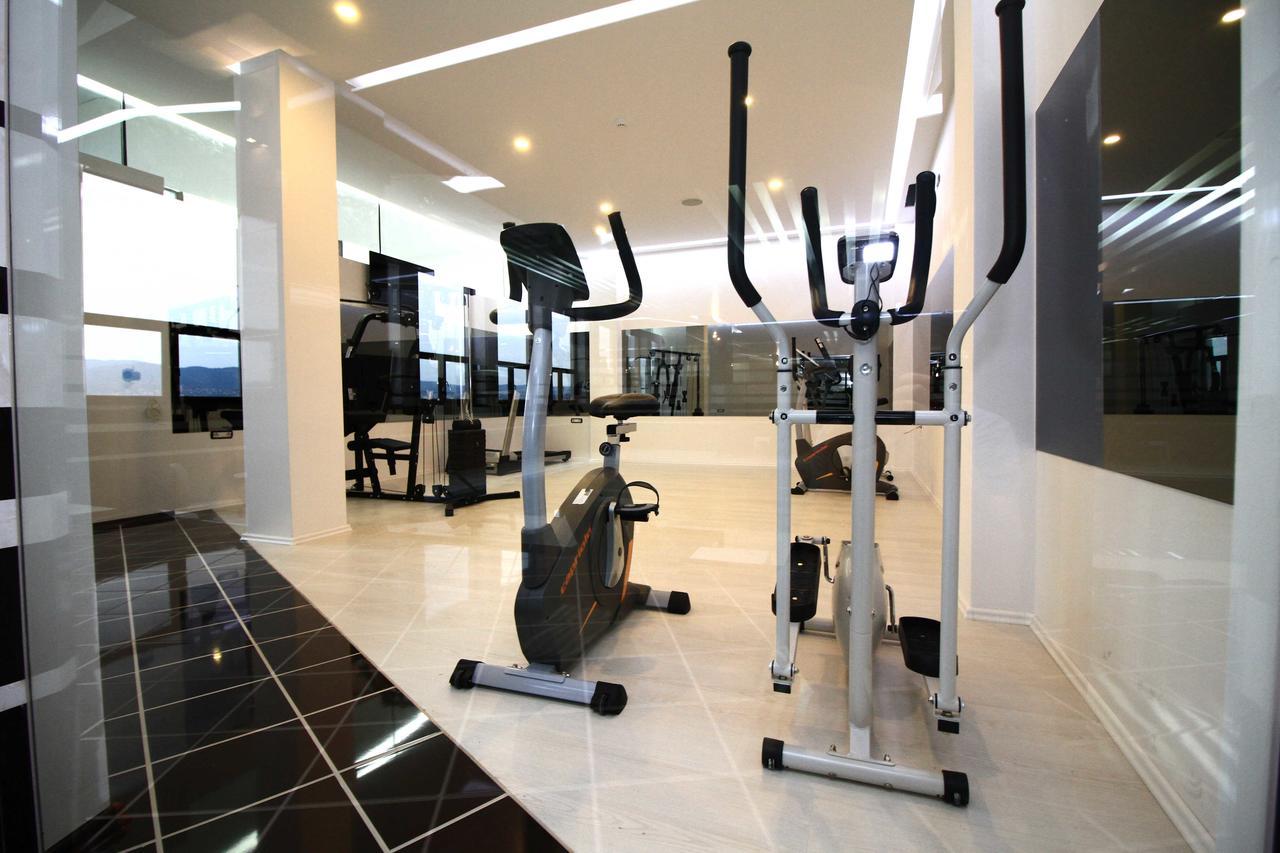 Hotel International Prishtina & Spa Приштина Экстерьер фото