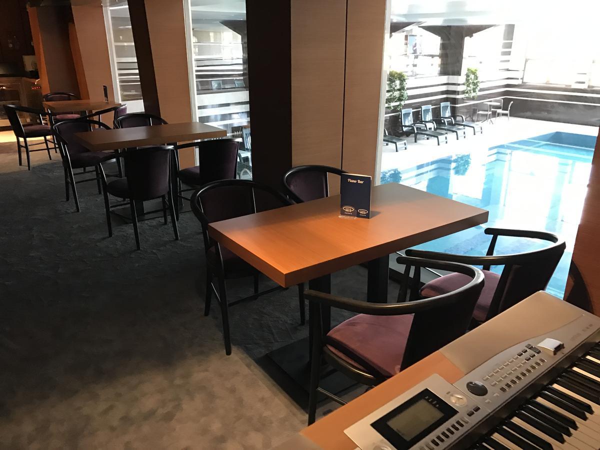 Hotel International Prishtina & Spa Приштина Экстерьер фото