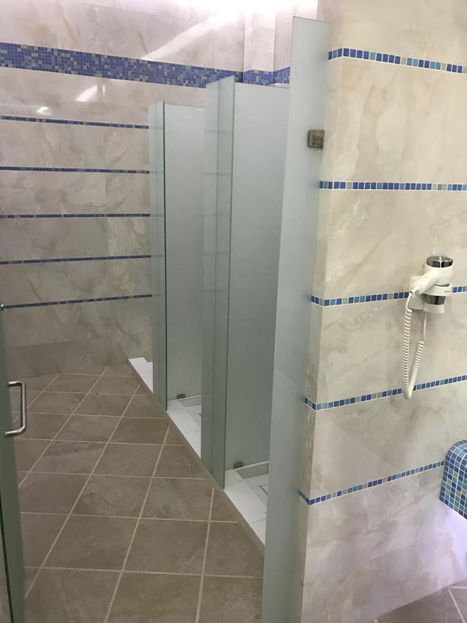 Hotel International Prishtina & Spa Приштина Экстерьер фото