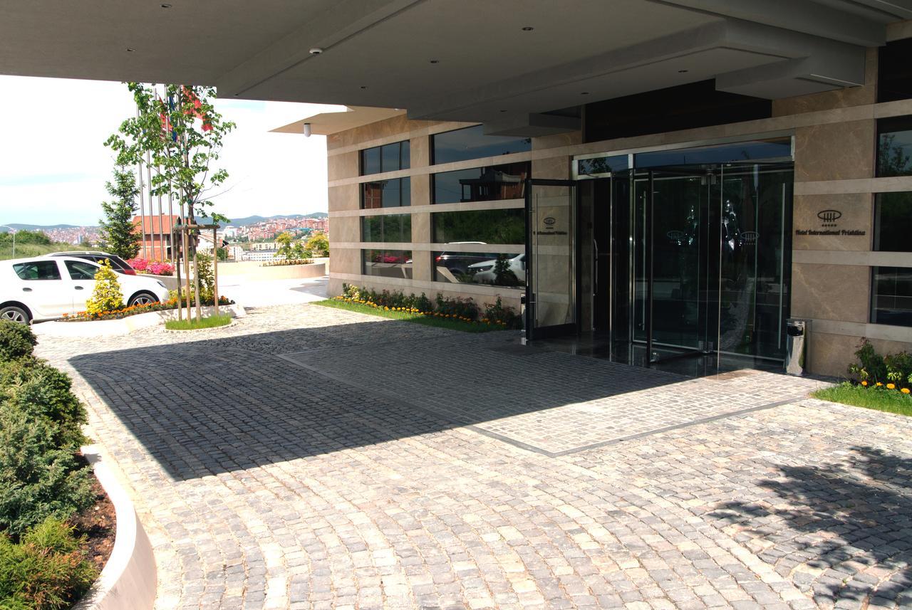 Hotel International Prishtina & Spa Приштина Экстерьер фото