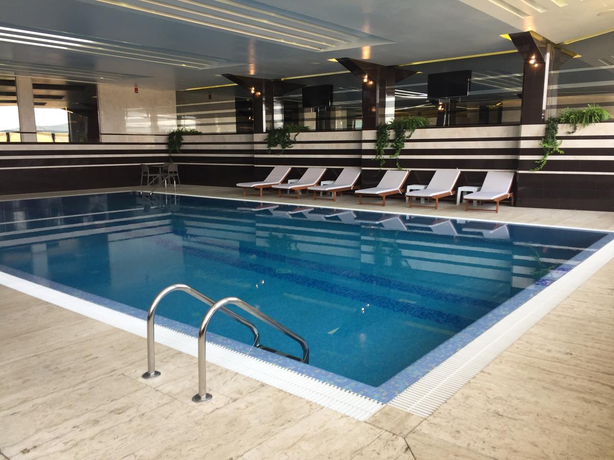 Hotel International Prishtina & Spa Приштина Экстерьер фото