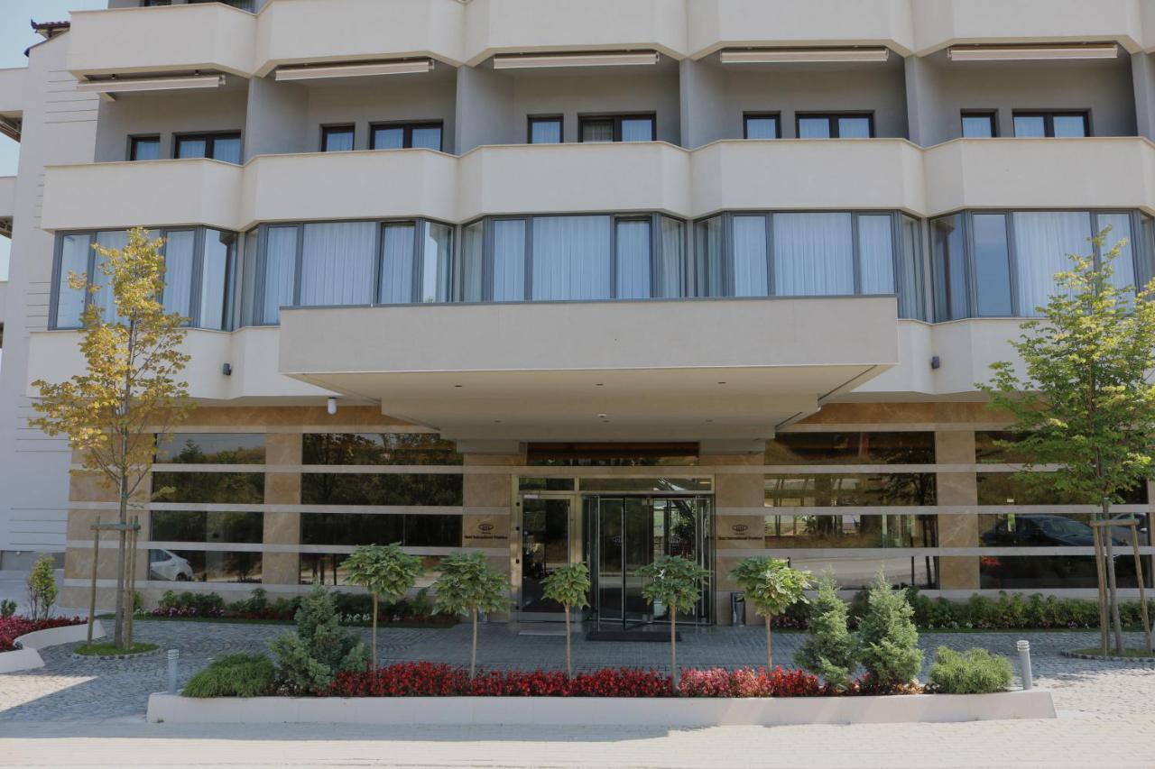 Hotel International Prishtina & Spa Приштина Экстерьер фото