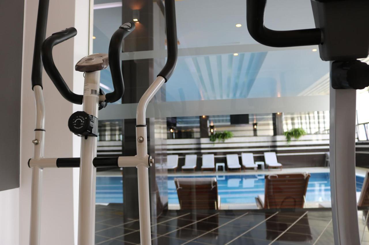 Hotel International Prishtina & Spa Приштина Экстерьер фото