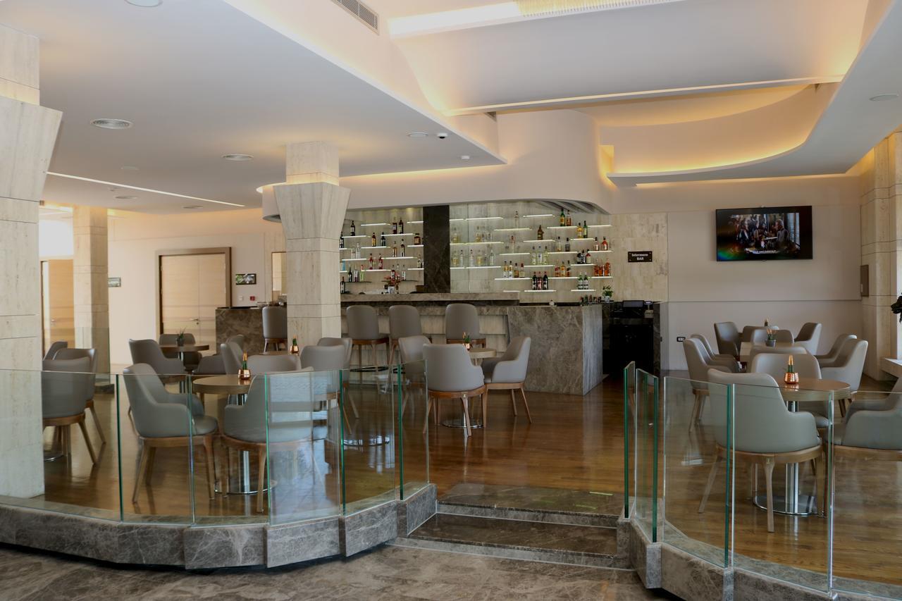 Hotel International Prishtina & Spa Приштина Экстерьер фото
