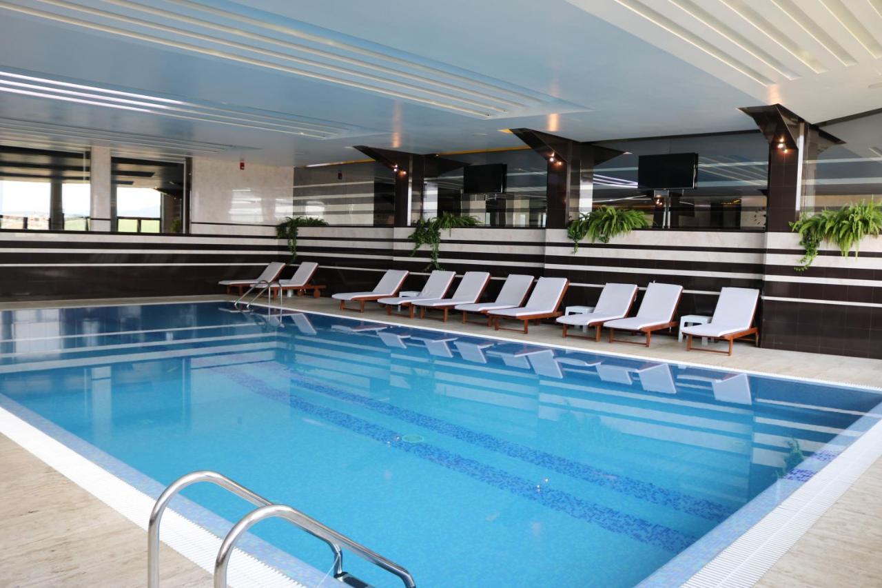 Hotel International Prishtina & Spa Приштина Экстерьер фото