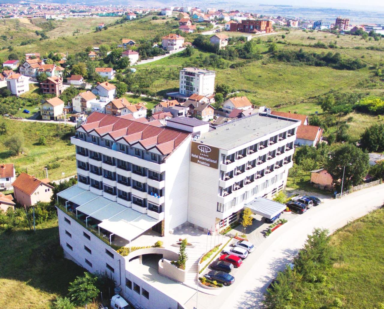 Hotel International Prishtina & Spa Приштина Экстерьер фото