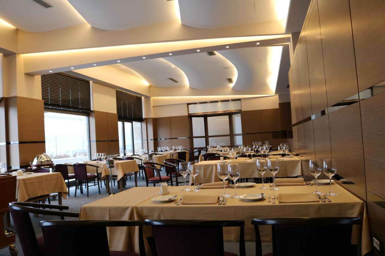 Hotel International Prishtina & Spa Приштина Экстерьер фото