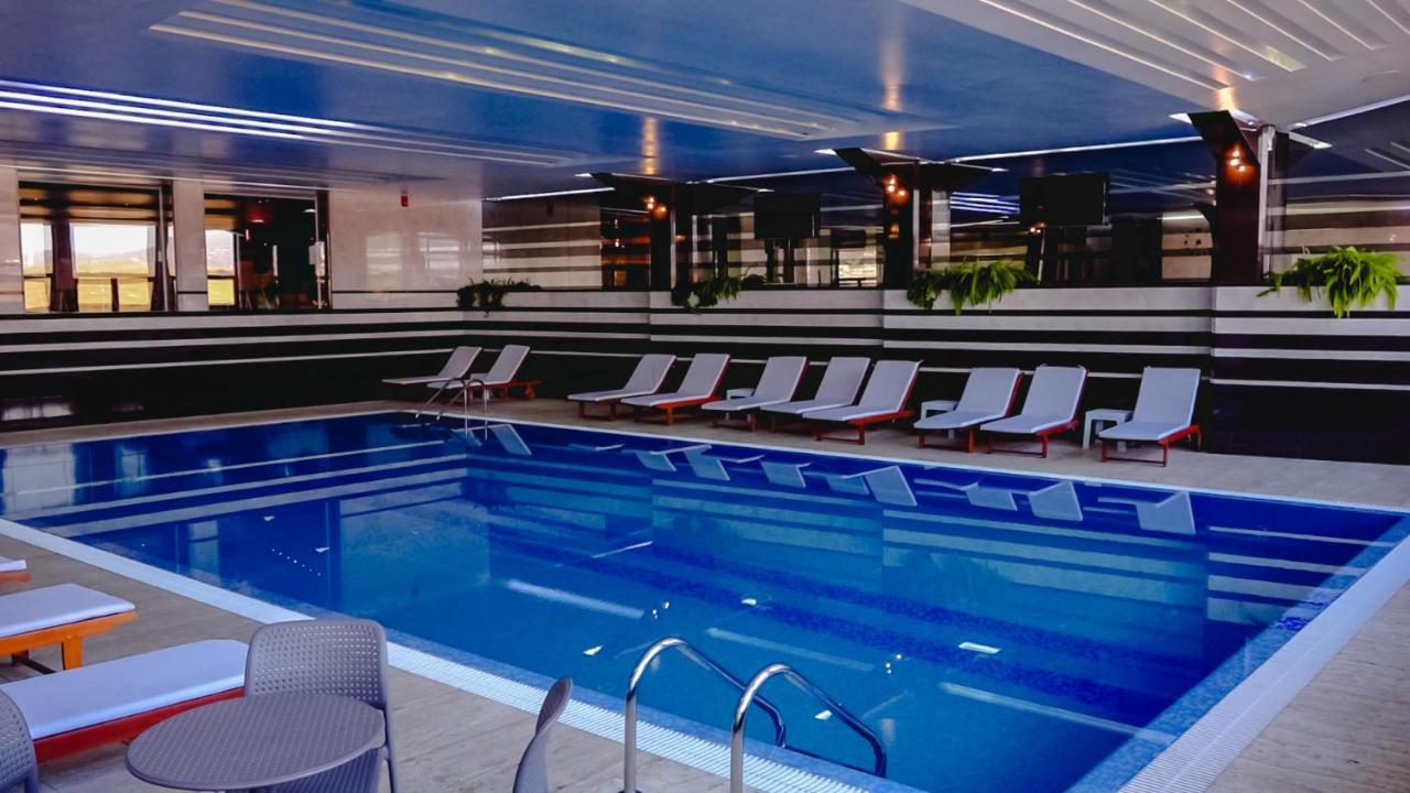 Hotel International Prishtina & Spa Приштина Экстерьер фото