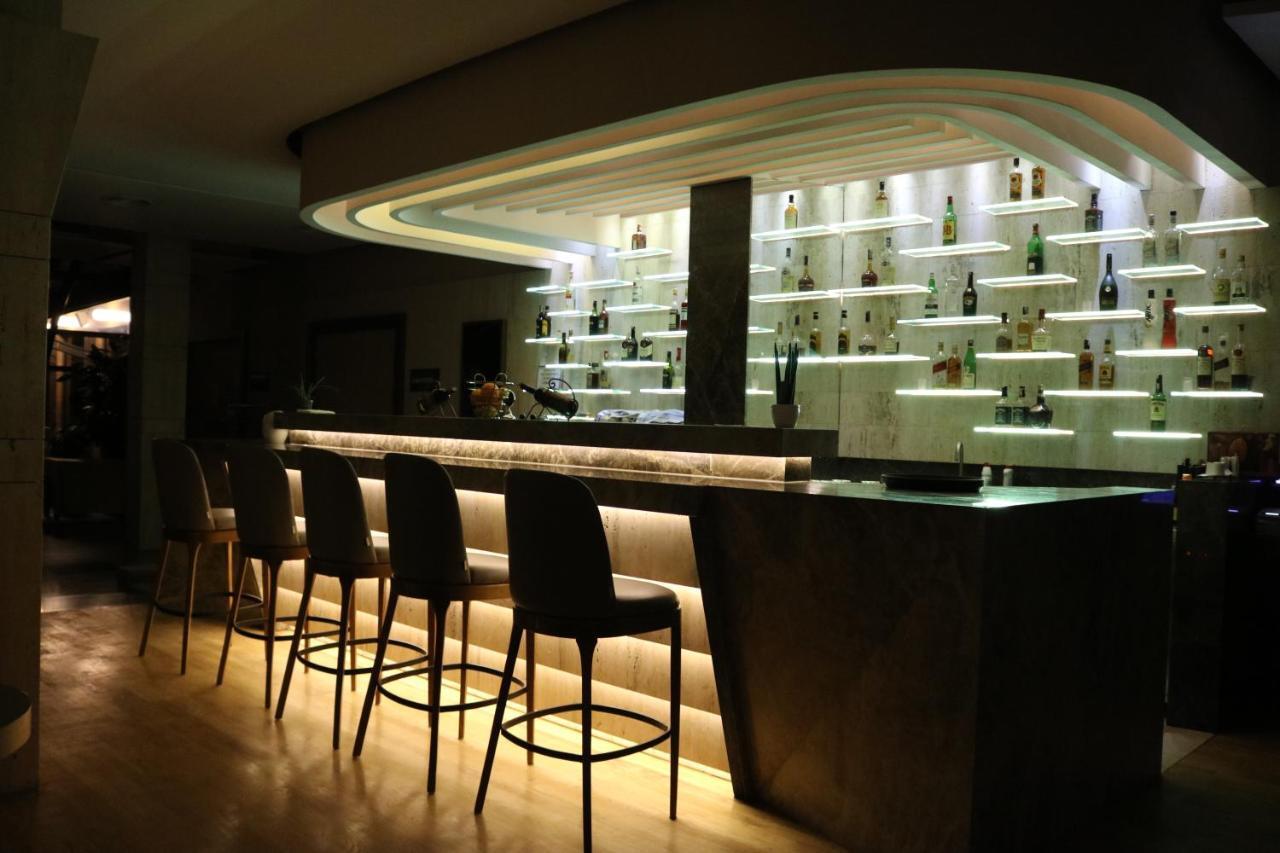 Hotel International Prishtina & Spa Приштина Экстерьер фото
